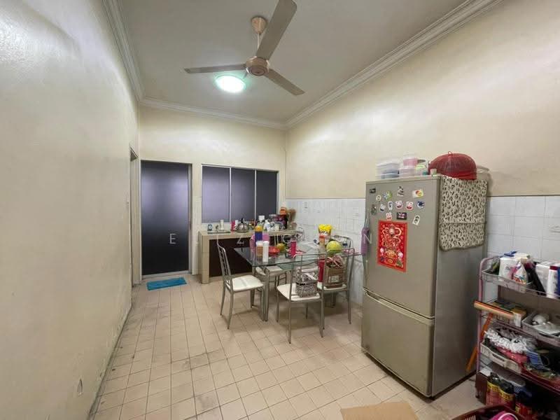 Rumah Teres 2-Tingkat untuk Dijual di Taman Wangsa Permai (Kepong) - Eliz Chan - Kitchen - PropertyGuru.com.my
