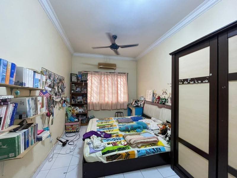 Rumah Teres 2-Tingkat untuk Dijual di Taman Wangsa Permai (Kepong) - Eliz Chan - Bedroom - PropertyGuru.com.my