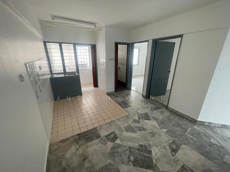 Apartment for Sale at Makmur Apartment - Justin Wong - Kitchen - PropertyGuru.com.my