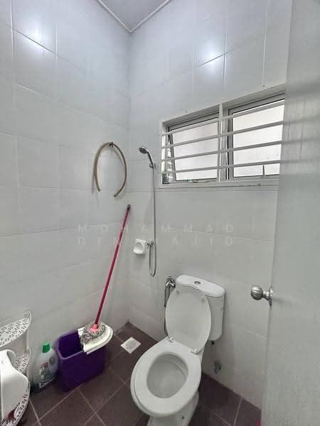 Terraced House for Sale in Bandar Putera 2 (Klang) - Mohammad Din Majid - Bathroom - PropertyGuru.com.my