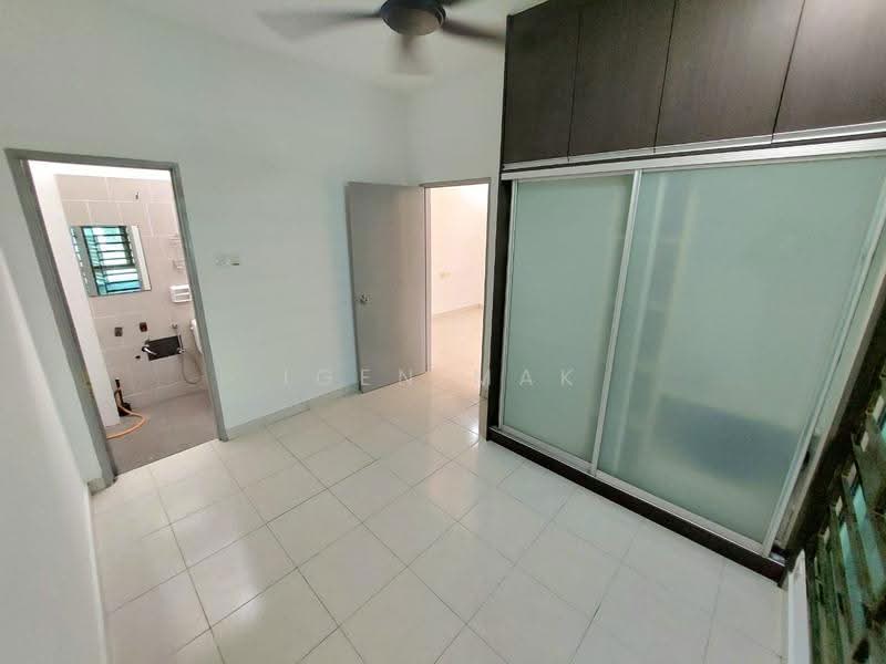 1-storey Terraced House for Sale in Taman Warisan Bestari (Dengkil) - Igen Mak - Bedroom - PropertyGuru.com.my