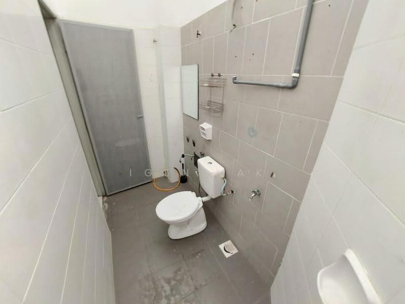 1-storey Terraced House for Sale in Taman Warisan Bestari (Dengkil) - Igen Mak - Bathroom - PropertyGuru.com.my