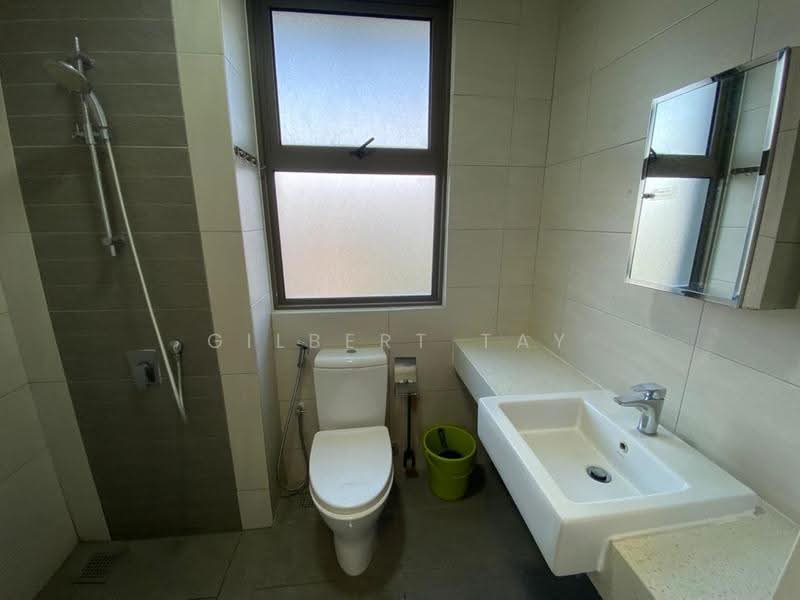 Kondominium untuk Dijual di Lake Point Residence - Gilbert Tay - Bathroom - PropertyGuru.com.my