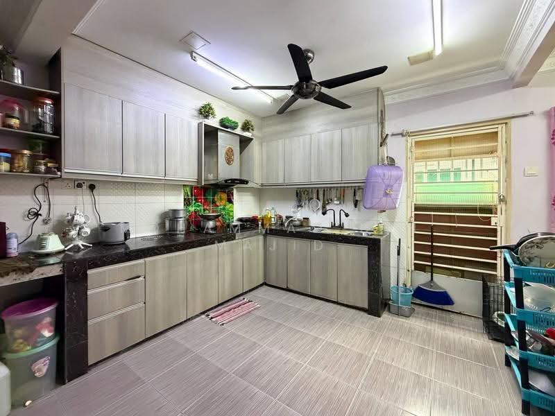 2-storey Terraced House for Sale in Taman Sri Puchong (Puchong) - Mohammad Din Majid - Kitchen - PropertyGuru.com.my