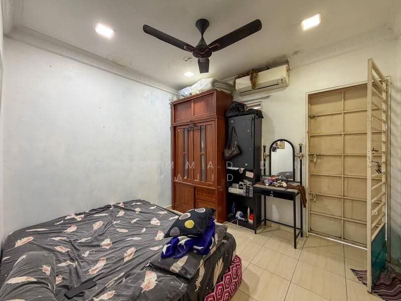 2-storey Terraced House for Sale in Taman Sri Puchong (Puchong) - Mohammad Din Majid - Bedroom - PropertyGuru.com.my