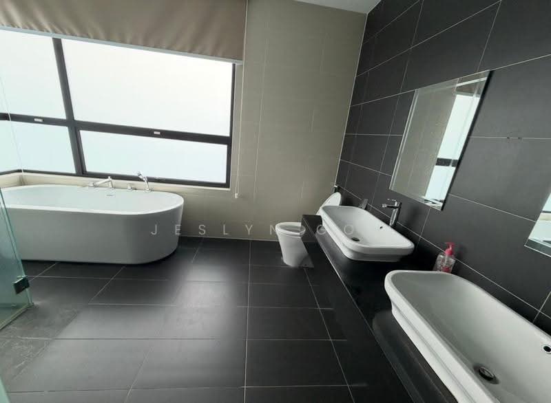 Rumah Berkembar untuk Dijual di Setia Eco Glades (Cyberjaya) - Jeslyn Goh - Bathroom - PropertyGuru.com.my