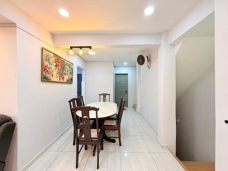 Rumah Teres 2.5-Tingkat untuk Dijual di Gasing Indah (Petaling Jaya) - Afiqah zaidi - Dining Room - PropertyGuru.com.my