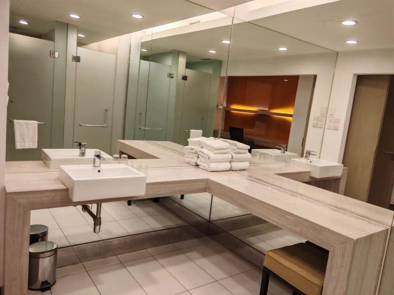 Kediaman Servis untuk Disewa di Invito Suites (Capri) - Ong KK - Bathroom - PropertyGuru.com.my