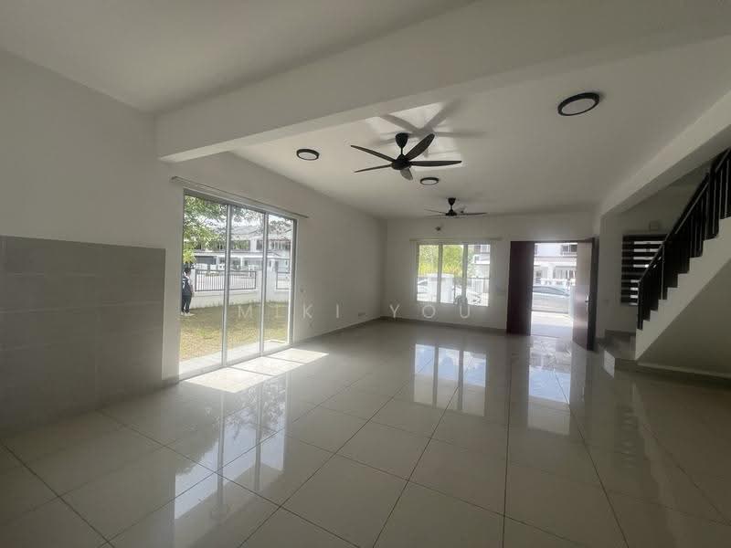 Rumah Teres 2-Tingkat untuk Dijual di Bandar Rimbayu (Telok Panglima Garang) - Miki You - Living Room - PropertyGuru.com.my