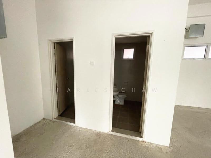 Kedai untuk Disewa di Tanjung Tokong (Penang) - Charles Chaw - Bathroom - PropertyGuru.com.my