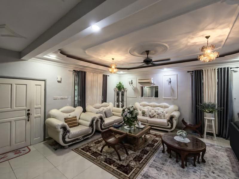 Rumah Berkembar untuk Dijual di Bandar Putra Kulai (Kulai) - Azlan Ismail aiproperty - Living Room - PropertyGuru.com.my