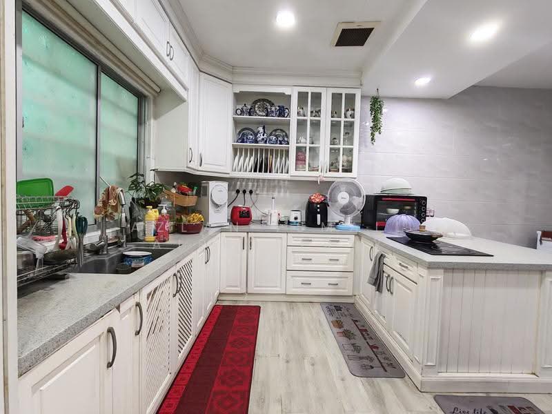 Rumah Berkembar untuk Dijual di Bandar Putra Kulai (Kulai) - Azlan Ismail aiproperty - Kitchen - PropertyGuru.com.my