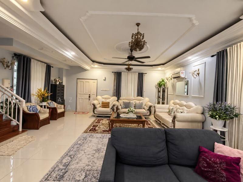 Rumah Berkembar untuk Dijual di Bandar Putra Kulai (Kulai) - Azlan Ismail aiproperty - Living Room - PropertyGuru.com.my