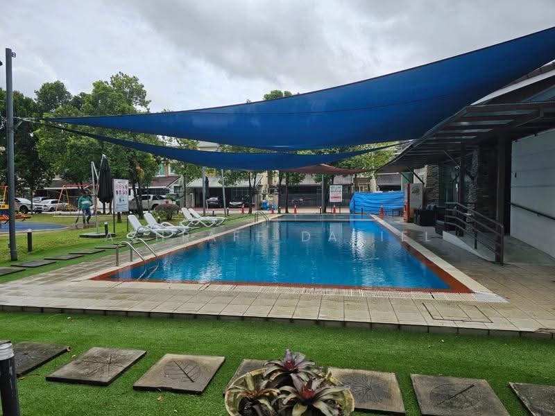 Rumah Banglo untuk Dijual di Kota Kemuning (Shah Alam) - Ashraff Daniel - Pool - PropertyGuru.com.my
