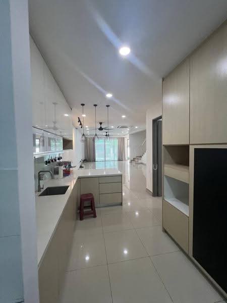 Rumah Teres 2-Tingkat untuk Dijual di Kota Kemuning (Shah Alam) - Miki You - Kitchen - PropertyGuru.com.my