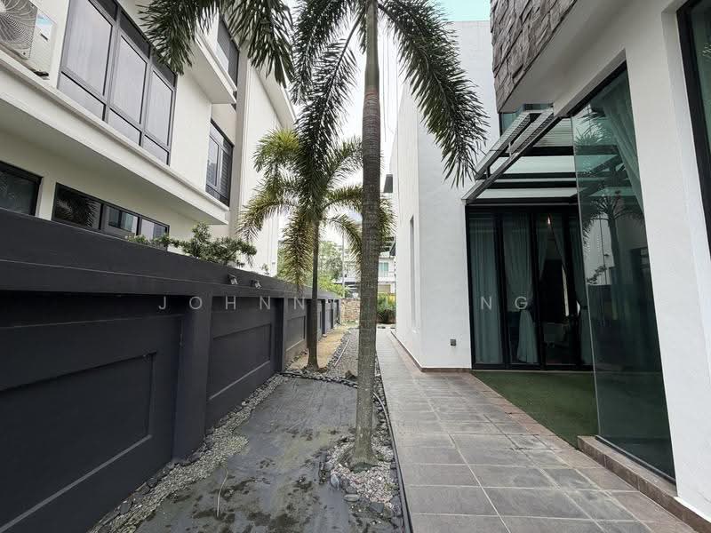 Bungalow House for Sale in Alam Sutera (Bukit Jalil) - Johnny Leong - Exterior - PropertyGuru.com.my