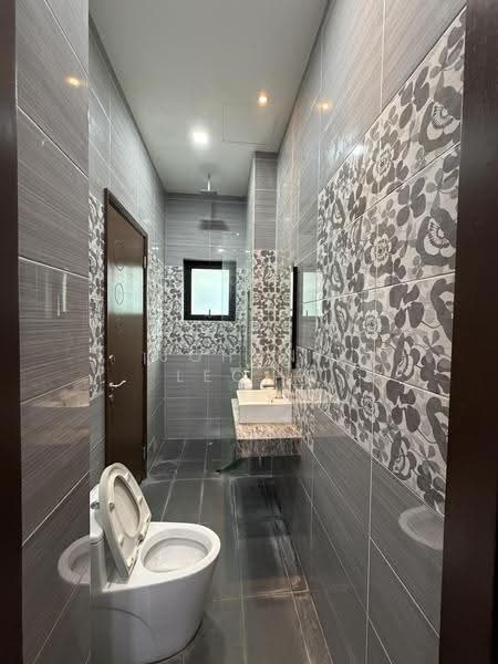 Bungalow House for Sale in Alam Sutera (Bukit Jalil) - Johnny Leong - Bathroom - PropertyGuru.com.my