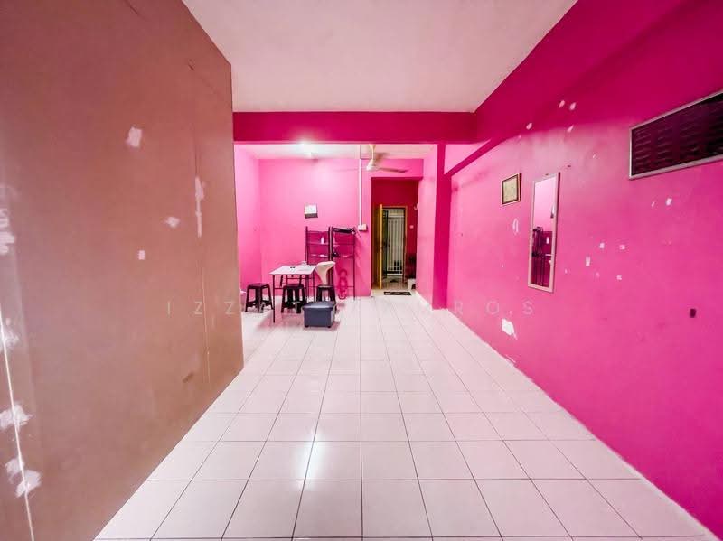 Apartment for Sale at Prima Tiara II - Izzat Zamros - Living Room - PropertyGuru.com.my