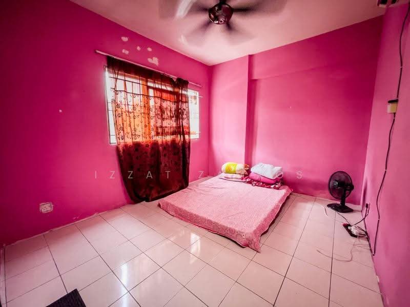 Apartment for Sale at Prima Tiara II - Izzat Zamros - Bedroom - PropertyGuru.com.my