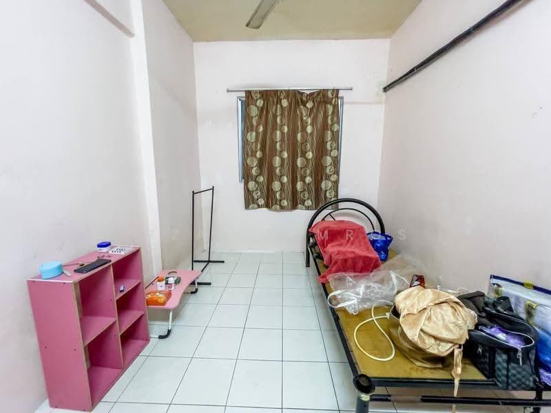 Apartment for Sale at Prima Tiara II - Izzat Zamros - Bedroom - PropertyGuru.com.my