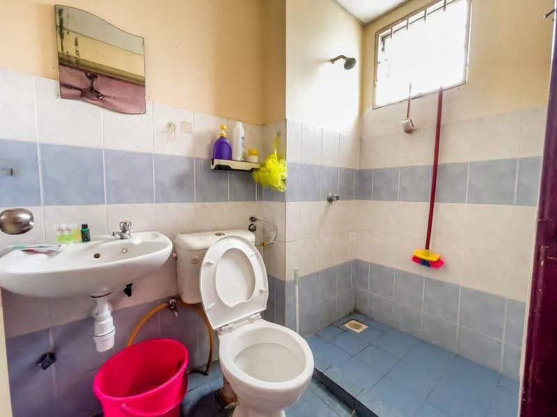Apartment for Sale at Prima Tiara II - Izzat Zamros - Bathroom - PropertyGuru.com.my