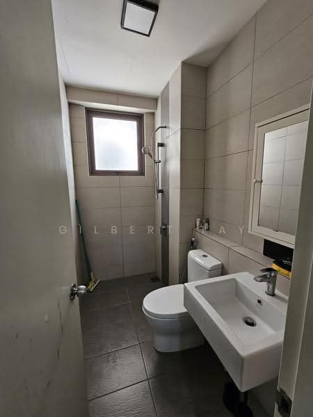 Kondominium untuk Disewa di Lake Point Residence - Gilbert Tay - Bathroom - PropertyGuru.com.my