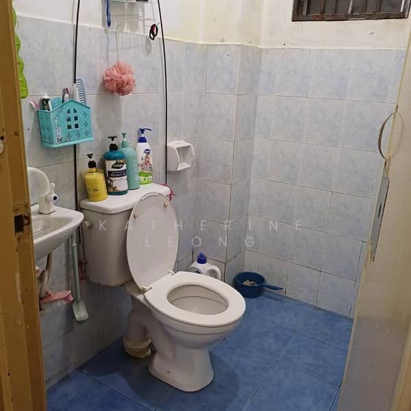 Rumah Bandar untuk Dijual di Rawang (Selangor) - Katherine Leong - Bathroom - PropertyGuru.com.my