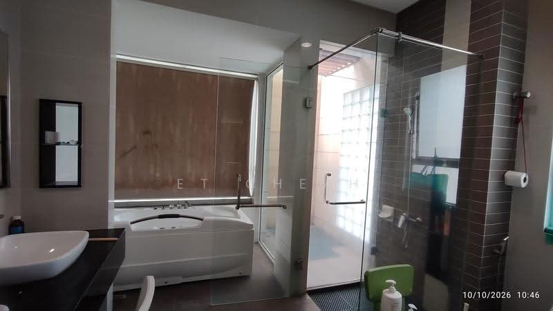 Banglo Pautan untuk Dijual di Kota Kemuning (Shah Alam) - ET Cheah - Master Bathroom - PropertyGuru.com.my