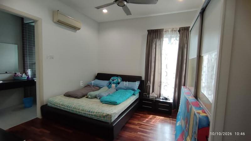 Banglo Pautan untuk Dijual di Kota Kemuning (Shah Alam) - ET Cheah - Bedroom 1 - PropertyGuru.com.my
