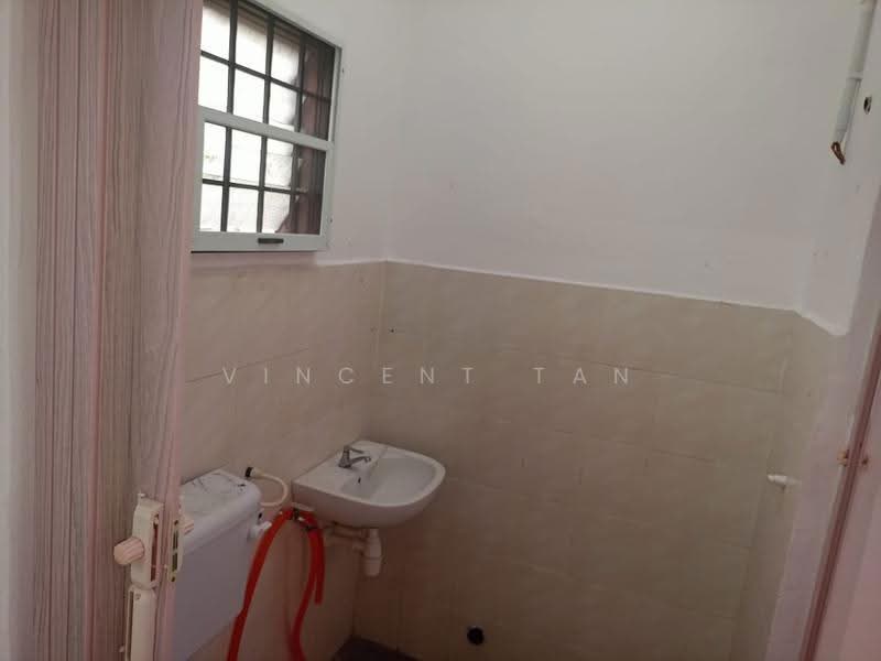 Rumah Teres 1.5-Tingkat untuk Disewa di Taman Serendah Makmur (Serendah) - Vincent Tan - Bathroom - PropertyGuru.com.my