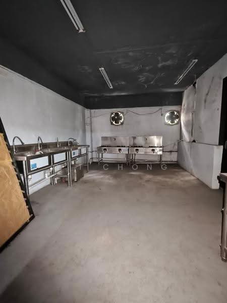 Semi-D Factory for Rent in Taman Desa Cemerlang (Ulu Tiram) - C.T Chong - Kitchen - PropertyGuru.com.my
