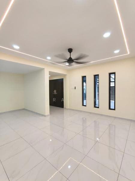 Rumah Teres 2-Tingkat untuk Dijual di Taman Daya (Johor Bahru) - Cora Loh - Living Room - PropertyGuru.com.my