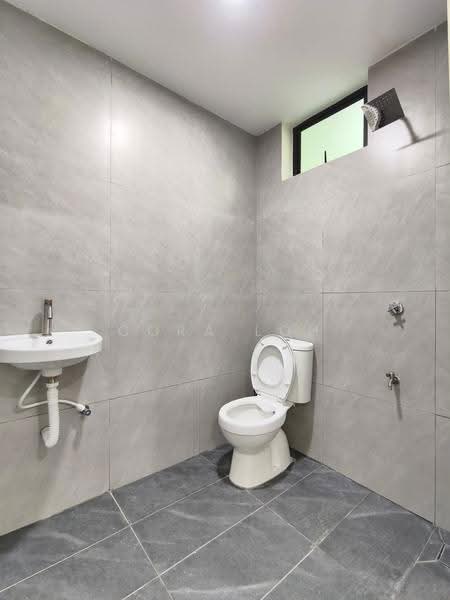 Rumah Teres 2-Tingkat untuk Dijual di Taman Daya (Johor Bahru) - Cora Loh - Bathroom - PropertyGuru.com.my