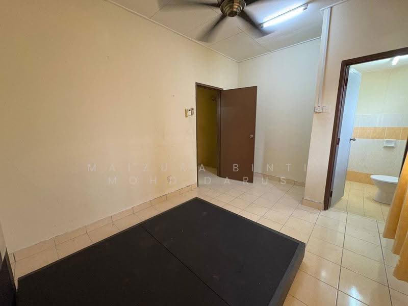2-storey Terraced House for Sale in Bandar Tasik Kesuma (Beranang) - Maizura binti Mohd Darus - Bedroom - PropertyGuru.com.my