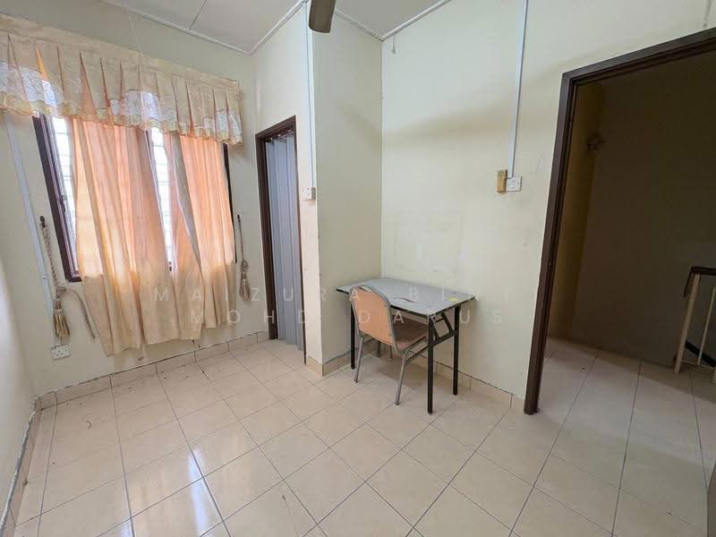 2-storey Terraced House for Sale in Bandar Tasik Kesuma (Beranang) - Maizura binti Mohd Darus - Study - PropertyGuru.com.my