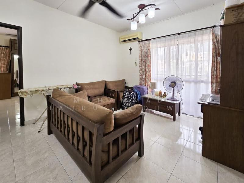 Semi-Detached House for Sale in Taman Setia 2 (Balakong) - Muhammad Shahrul Ridhwan Mehamad Nasir - Living Room - PropertyGuru.com.my