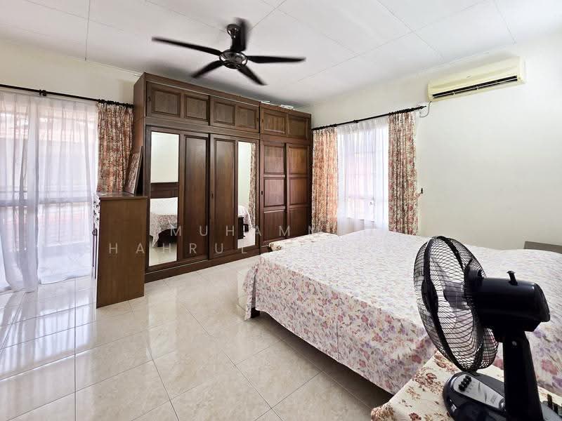 Semi-Detached House for Sale in Taman Setia 2 (Balakong) - Muhammad Shahrul Ridhwan Mehamad Nasir - Bedroom - PropertyGuru.com.my