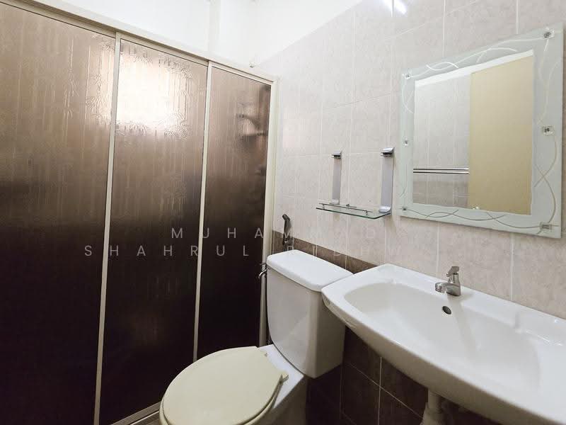 Semi-Detached House for Sale in Taman Setia 2 (Balakong) - Muhammad Shahrul Ridhwan Mehamad Nasir - Bathroom - PropertyGuru.com.my