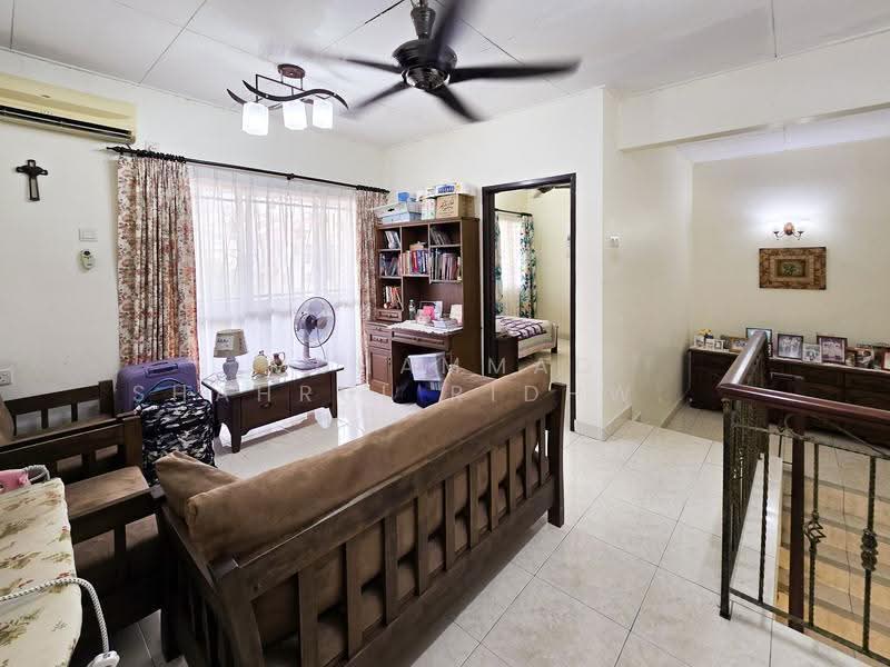 Semi-Detached House for Sale in Taman Setia 2 (Balakong) - Muhammad Shahrul Ridhwan Mehamad Nasir - Living Room - PropertyGuru.com.my