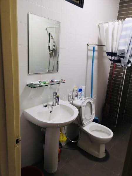 Kediaman Servis untuk Dijual di Palazio - Karen Yeo - Bathroom - PropertyGuru.com.my