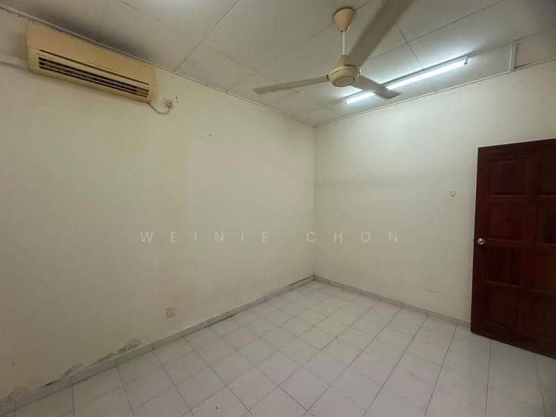 Rumah Teres 2-Tingkat untuk Dijual di Taman Lagenda Putra (Kulai) - Weinie Chon - PropertyGuru.com.my