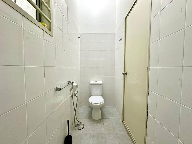 Rumah Teres 2-Tingkat untuk Dijual di Taman Saga Emas (Kajang) - Mahirah . - Bathroom - PropertyGuru.com.my