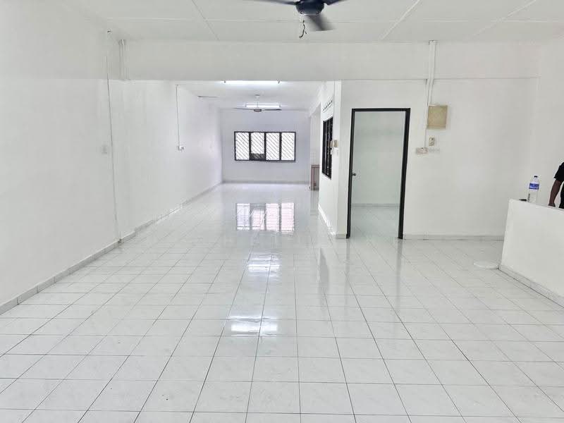 Shop / Office for Rent in Taman Johor Jaya (Johor Bahru) - Michelle He - Living Room - PropertyGuru.com.my