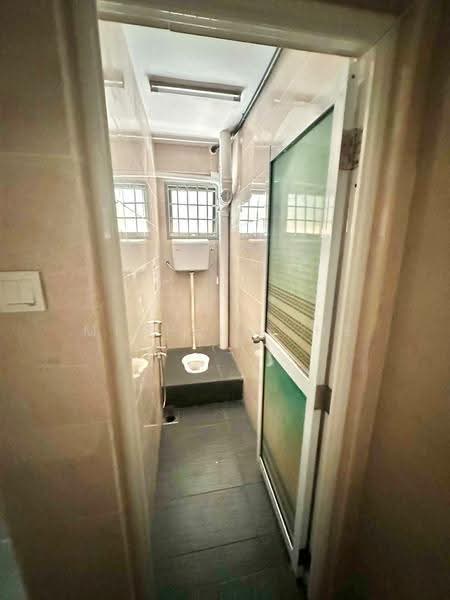 Shop / Office for Rent in Taman Johor Jaya (Johor Bahru) - Michelle He - Bathroom - PropertyGuru.com.my