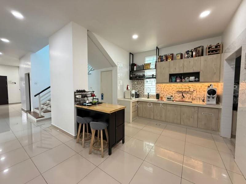 Rumah Banglo untuk Dijual di Bandar Country Homes (Rawang) - Kelly Kok - Kitchen - PropertyGuru.com.my