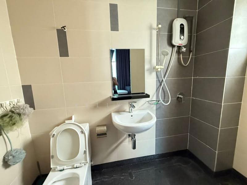 Rumah Banglo untuk Dijual di Bandar Country Homes (Rawang) - Kelly Kok - Bathroom - PropertyGuru.com.my