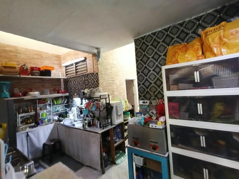 Rumah Teres 1-Tingkat untuk Dijual di Taman Ungku Tun Aminah (Skudai) - Zack Chow - Kitchen - PropertyGuru.com.my