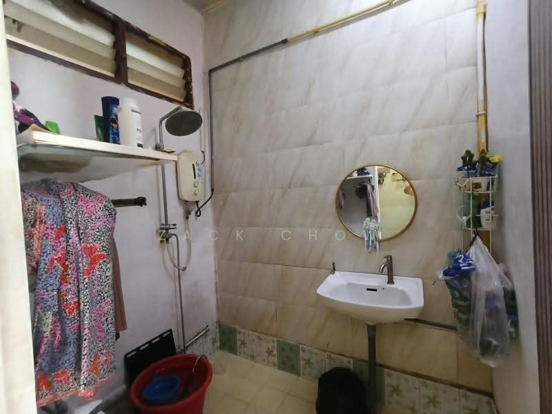 Rumah Teres 1-Tingkat untuk Dijual di Taman Ungku Tun Aminah (Skudai) - Zack Chow - Bathroom - PropertyGuru.com.my