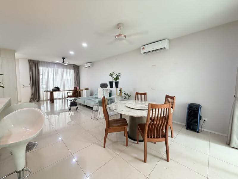 3-storey Terraced House for Rent in Tamansari (Rawang) - Tiffany Yang - Living Room - PropertyGuru.com.my