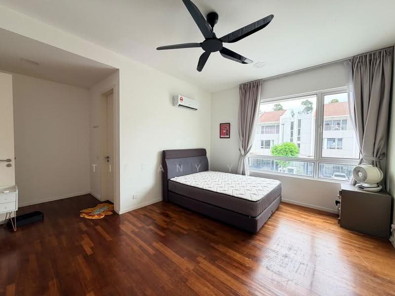 3-storey Terraced House for Rent in Tamansari (Rawang) - Tiffany Yang - Bedroom - PropertyGuru.com.my
